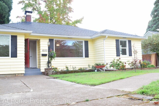 Foto del edificio - 3 br, 2 bath House - 1033 NW 11th Street