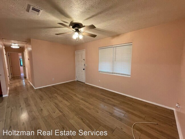 Foto del edificio - 3 br, 1.5 bath House - 808 SE Griffin Road