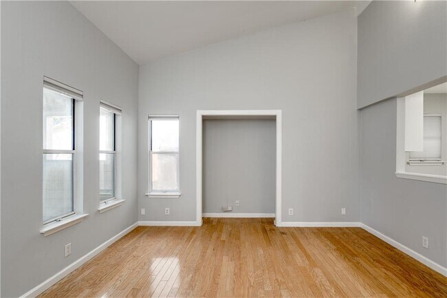 Building Photo - 8125 Ceberry Dr