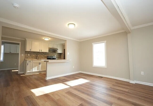 Foto del edificio - Newly Renovated 3-Bedroom Home for Rent in Prime Cornelius Location!
