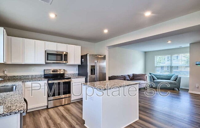 Foto del edificio - 111 Fernside Ct