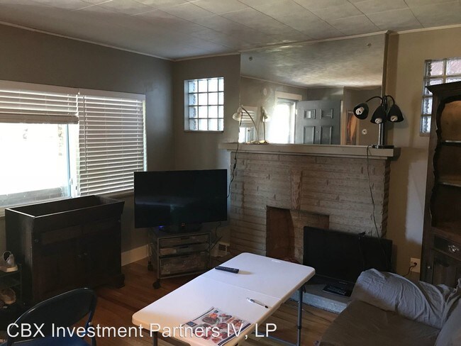 Building Photo - 4 br, 2 bath House - 3323 Niagara Street