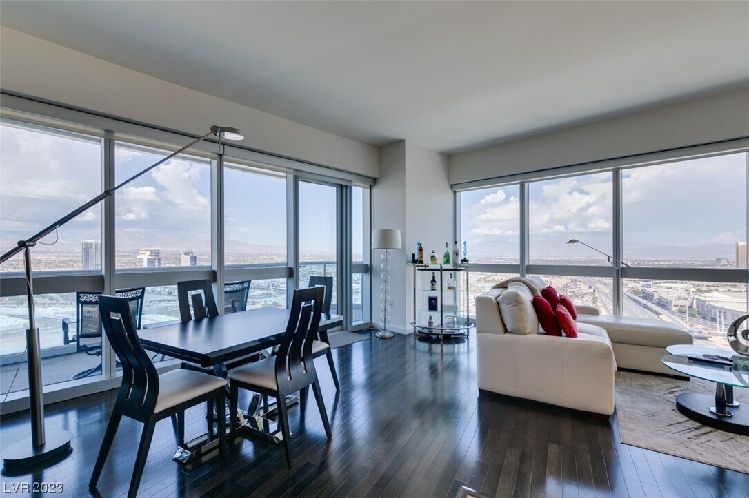 Foto principal - 4471 Dean Martin Dr