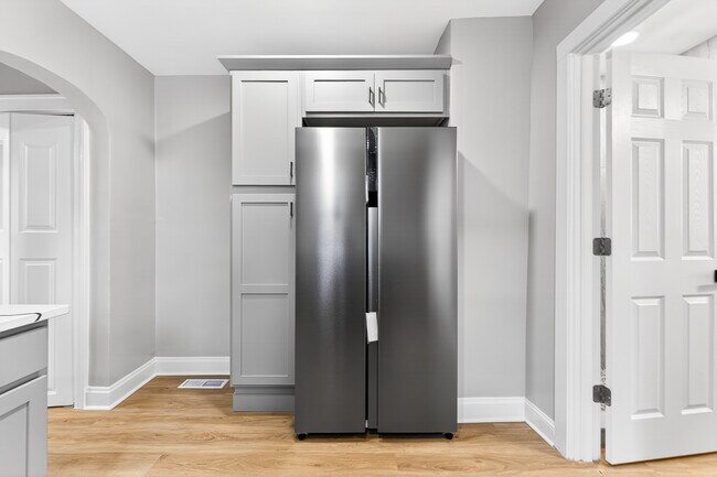 Building Photo - 1234 S Champion Ave