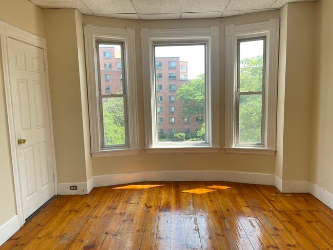 Building Photo - 359 Water St