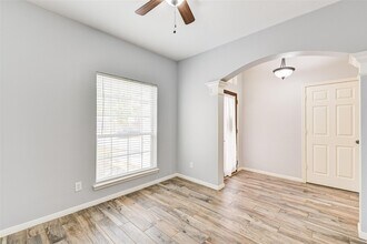 Building Photo - 25910 Oakridge Forest Ln