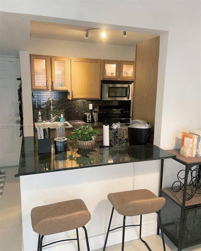 Foto del edificio - 445 SW 11th St
