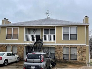 Building Photo - 147 Allencrest Dr
