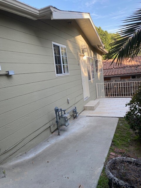 Entrance - 2108 Lyric Ave