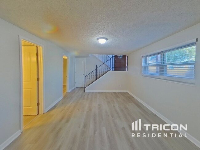 Foto del edificio - 5014 Bradley Cir