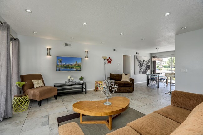 Foto del edificio - 2210 S Calle Palo Fierro