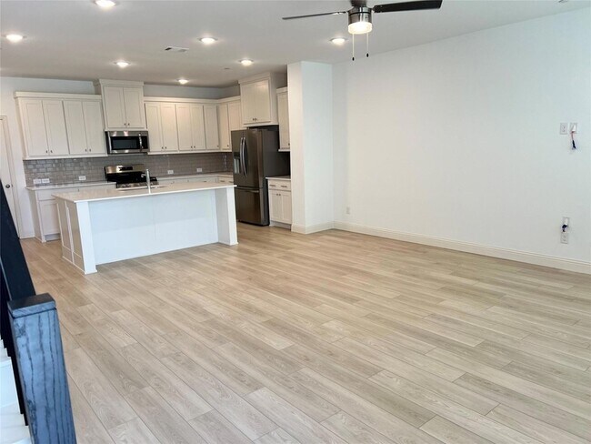 Building Photo - 1248 Junction Dr
