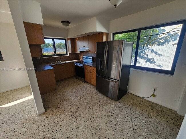 Foto del edificio - 7625 NW 4th Ct