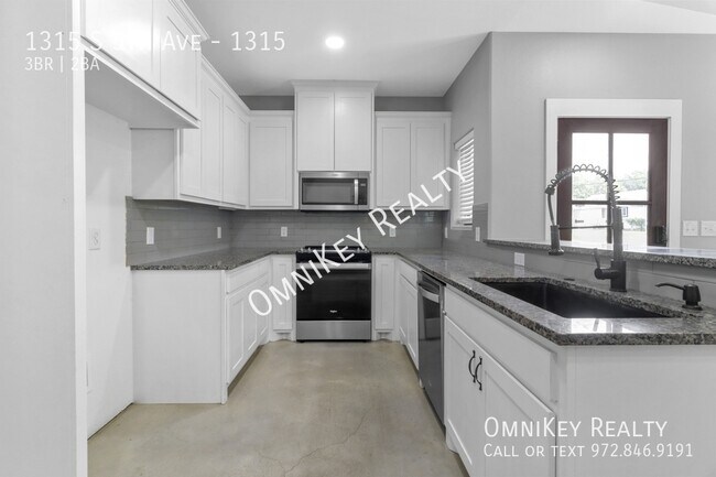 Building Photo - 1315 S 5th Ave