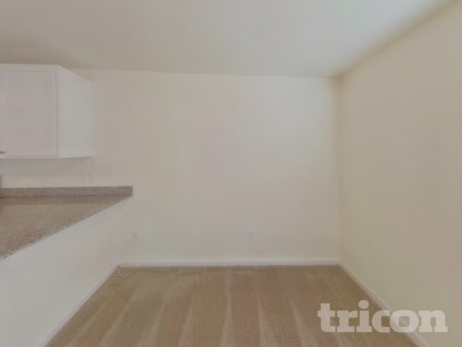 Foto del edificio - 1079 Crescent Moon Lp