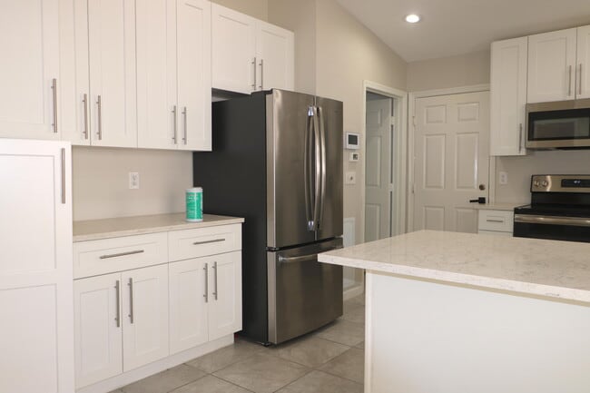 Foto del edificio - 1037 Island Manor Dr
