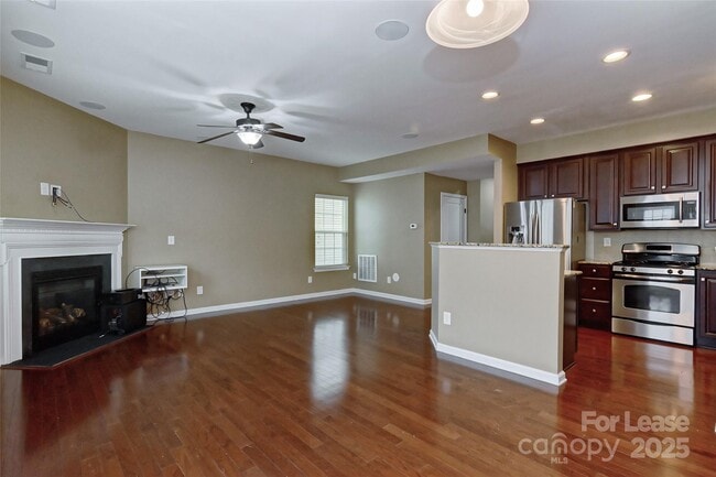 Foto del edificio - 7718 Sweet Fern Way