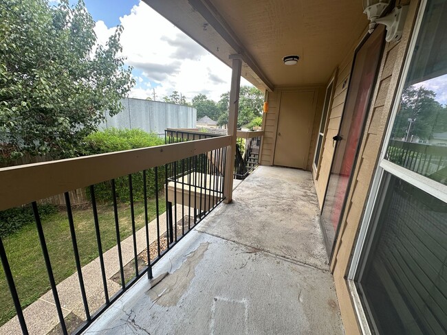Foto del edificio - For Lease | 2 Bed, 2 Bath |863 Sq Ft | Wim...