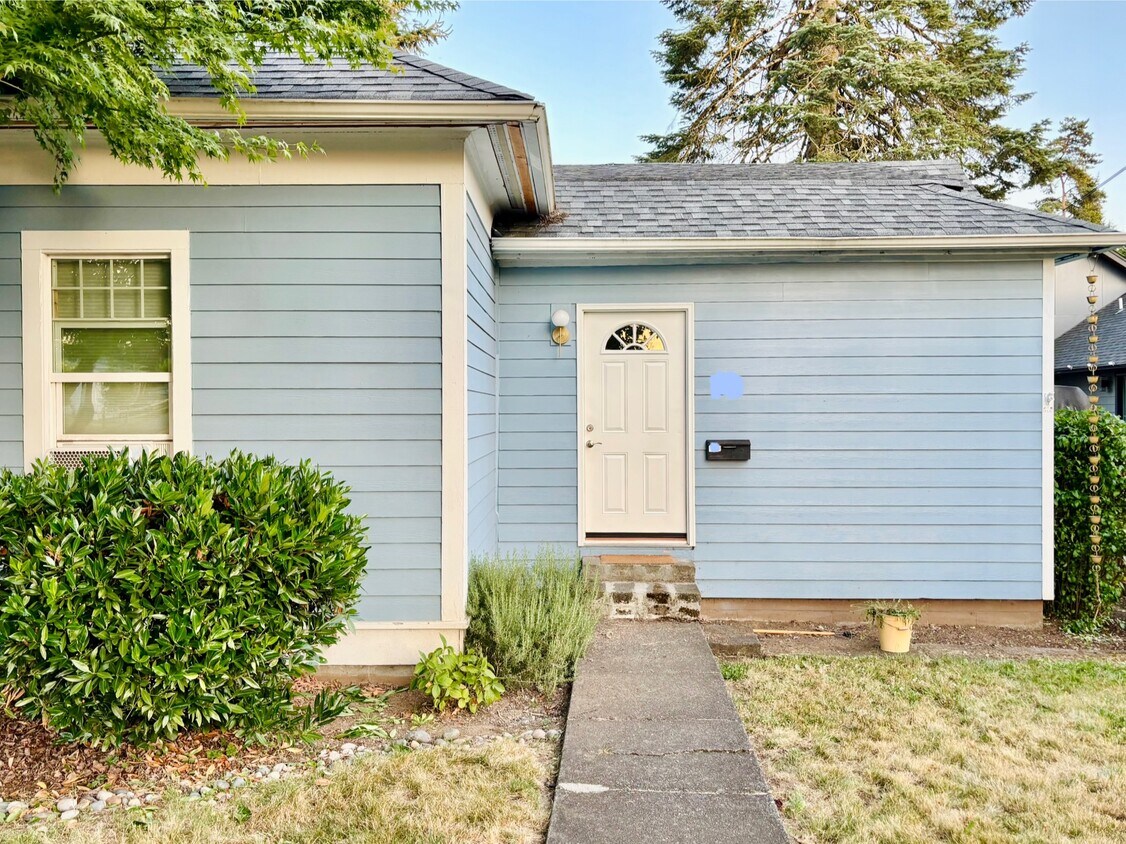Foto principal - 614 E Grover St
