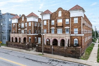 Building Photo - The Flats on 39th