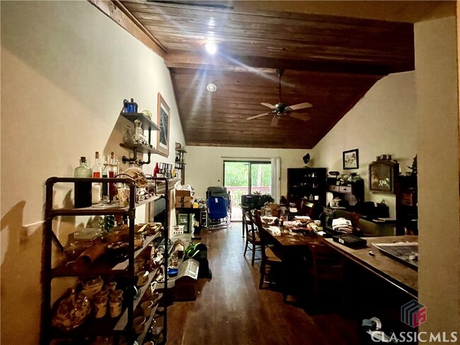 Building Photo - 595 Macon Hwy