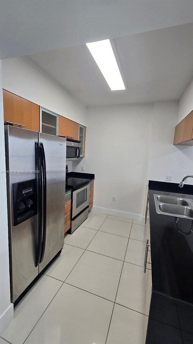 Foto del edificio - 1750 N Bayshore Dr