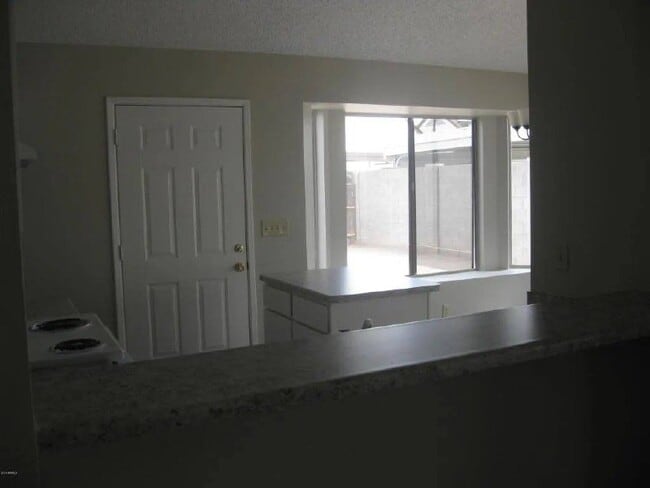 Building Photo - 2130 W Beaubien Dr