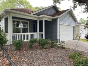 Building Photo - 6422 NW 109th Pl
