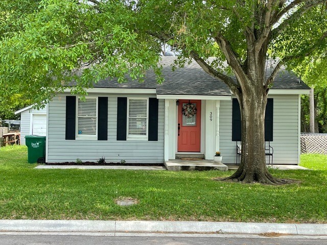 Foto principal - 309 McNeese St