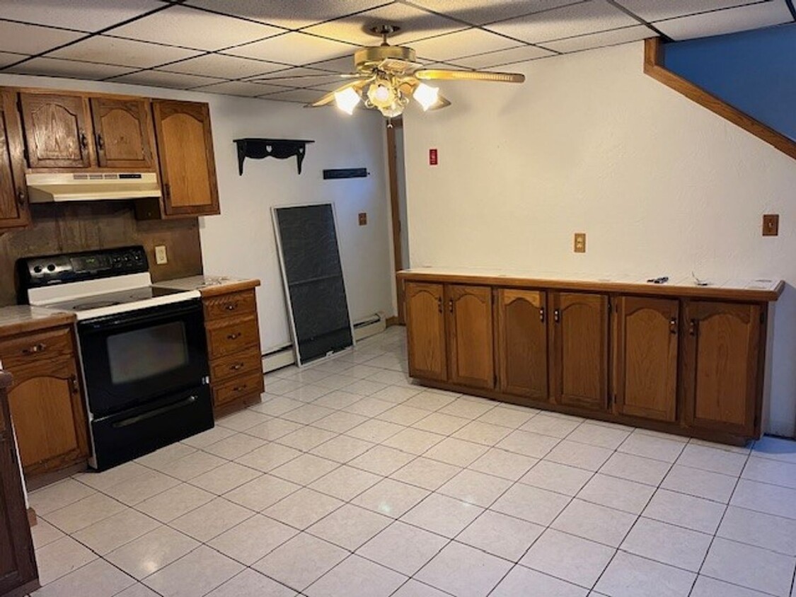 Foto principal - Plymouth 2 Br - 1Ba duplex in convenient i...