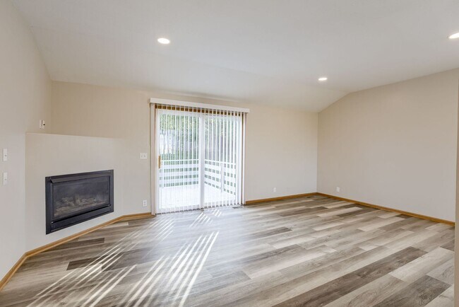 Photo - Open Layout & Great Papillion Location!! House