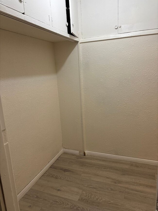 Foto del edificio - 1121 W Base Line St