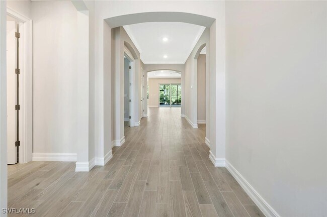 Foto del edificio - 16800 Bay Is Ct