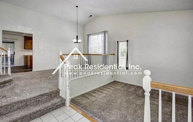 Foto del edificio - 3 br, 3 bath House - 5683 Ambassador Drive