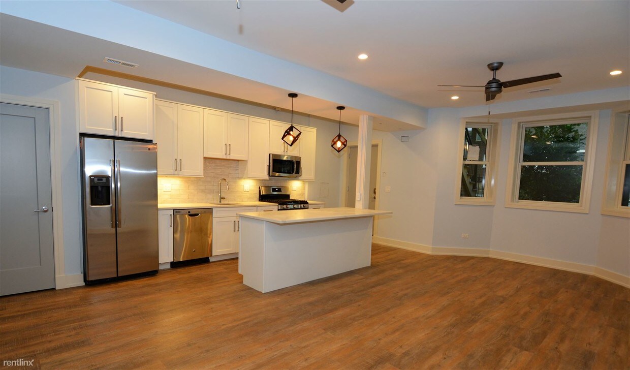 Foto principal - 3306 N Racine Ave