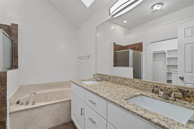 Building Photo - 2323 Weatherby Dr