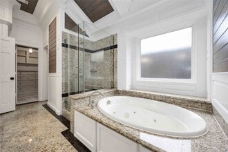 Building Photo - 4031 Fernwood Dr