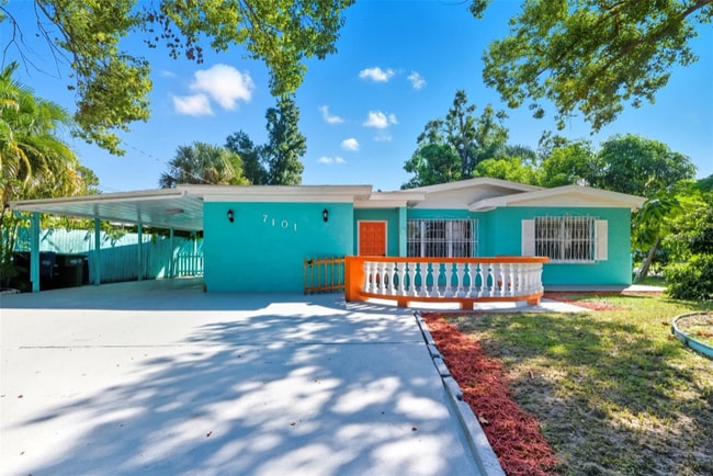 Building Photo - 7101 N Howard Ave