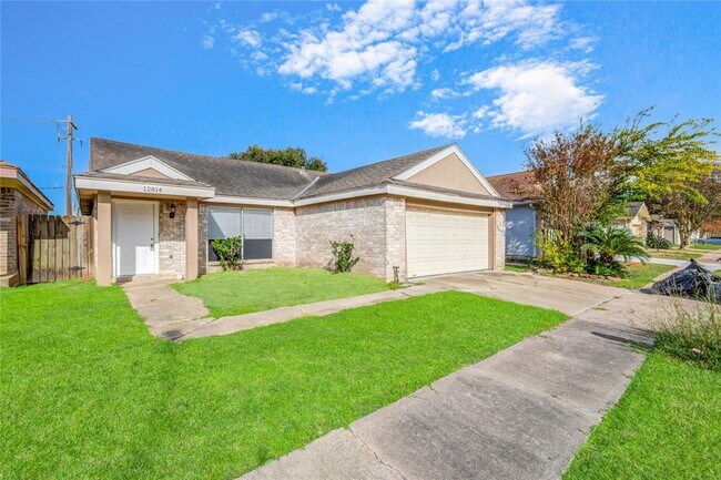Foto del edificio - 12814 Village Gate Dr