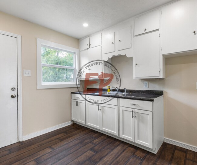 Building Photo - 4717 Meyers Ln