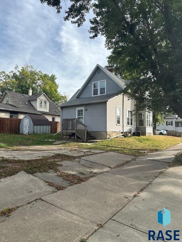 Foto principal - 427 S Prairie Ave