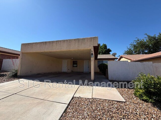 Foto del edificio - 585 Westridge Dr
