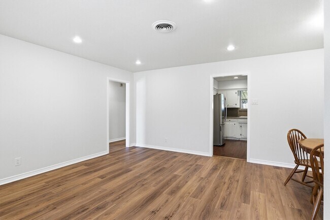 Foto del edificio - 8739 Ukiah Dr