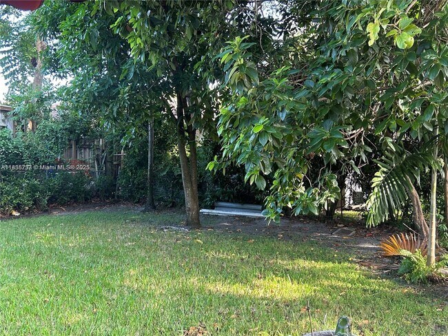 Foto del edificio - 5220 SW 5th St
