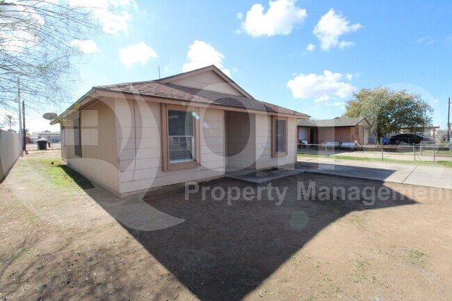 Building Photo - 533 W Cholla St
