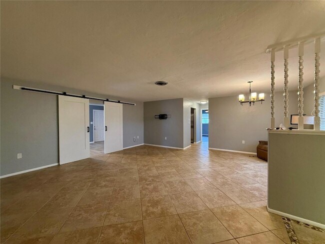 Building Photo - 2328 Cass St