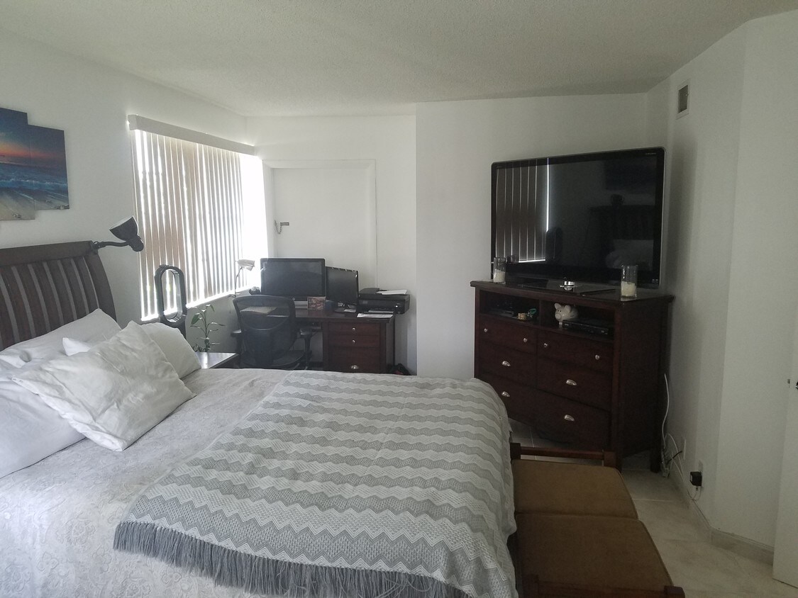 Foto principal - 505 Spencer Dr
