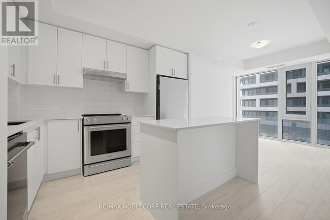 Building Photo - 27 Korda Gate