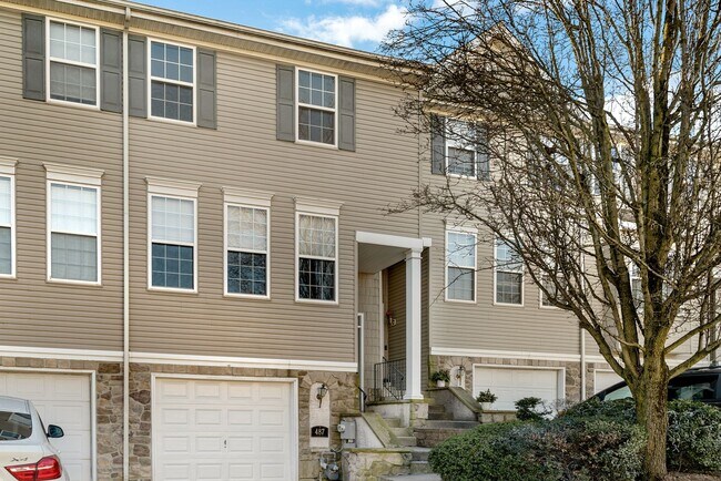 Foto del edificio - 487 Fort Hill Cir
