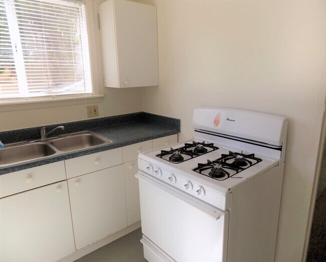 Foto del edificio - 735-745 Grand Ave